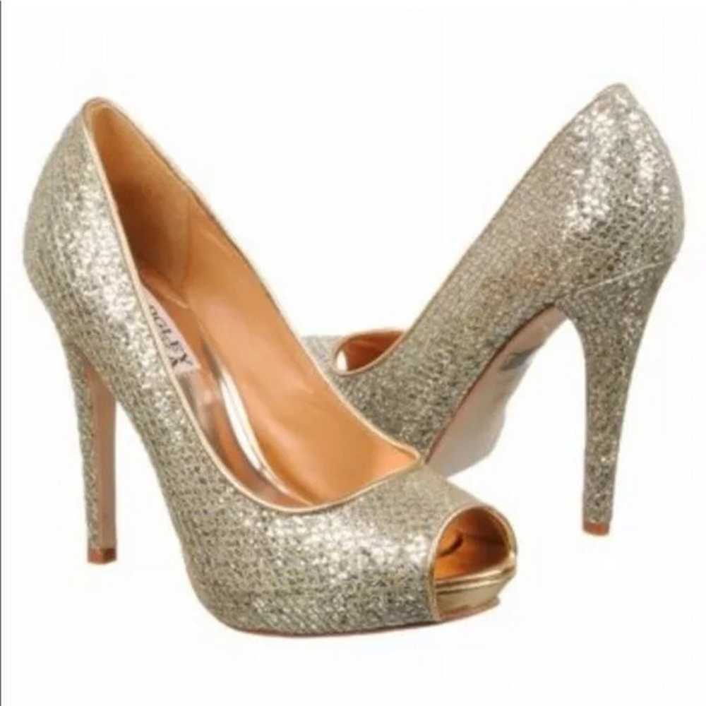 Badgley Mischka 6 Gold Humbie Pumps - image 1