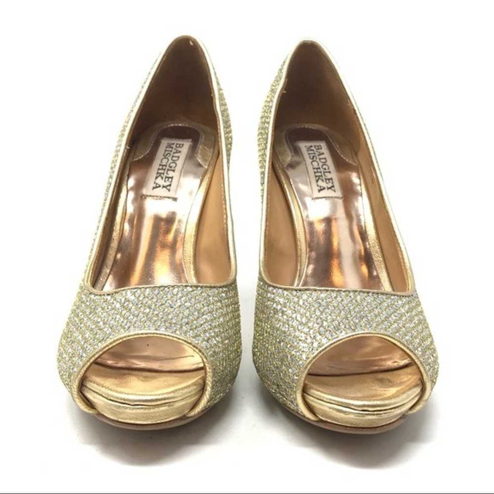 Badgley Mischka 6 Gold Humbie Pumps - image 4