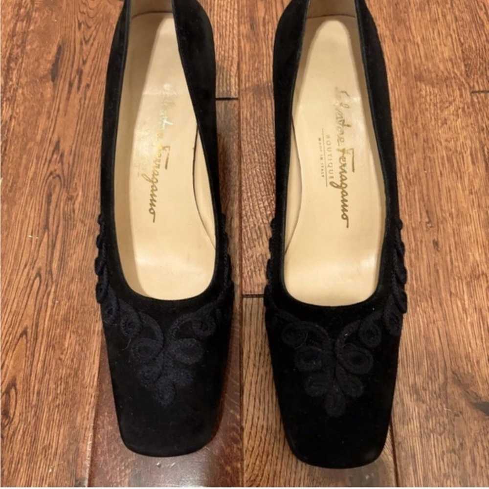 VIntage Salvatore Ferragamo Embroderied Black Sue… - image 1