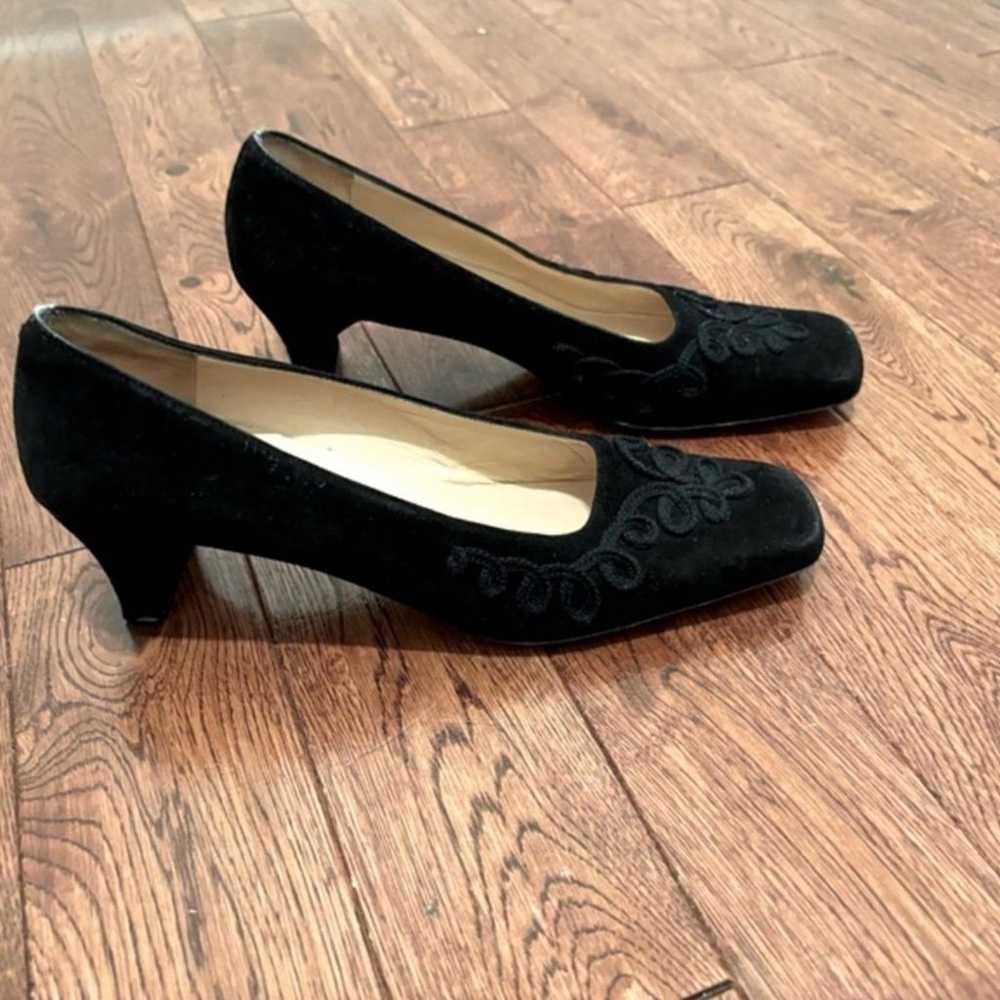 VIntage Salvatore Ferragamo Embroderied Black Sue… - image 2