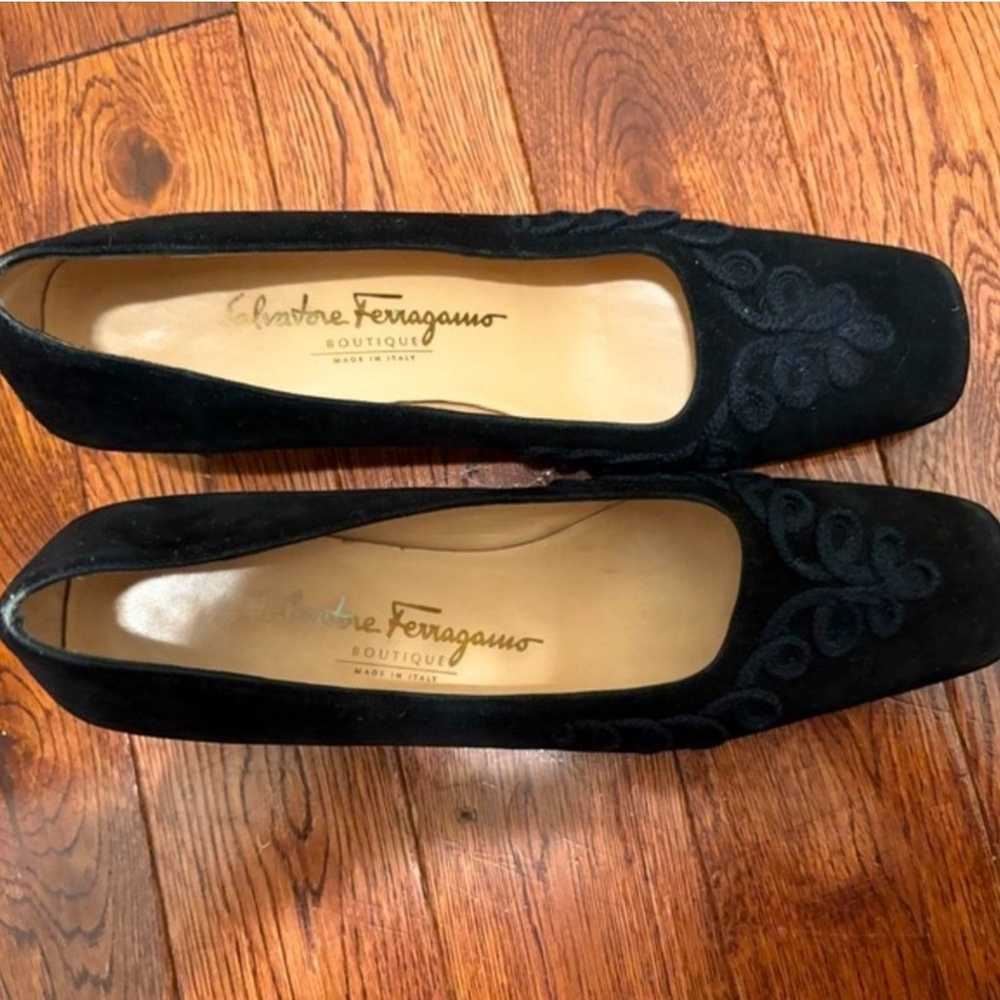 VIntage Salvatore Ferragamo Embroderied Black Sue… - image 3