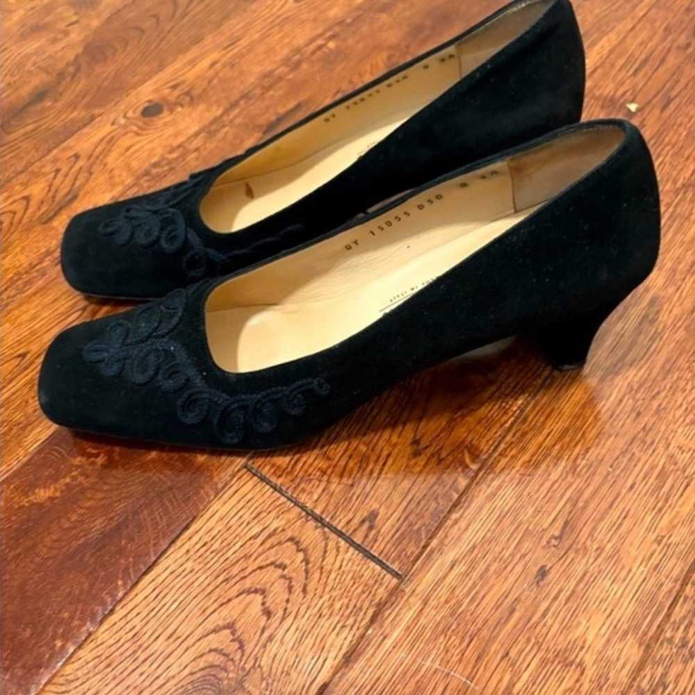 VIntage Salvatore Ferragamo Embroderied Black Sue… - image 5