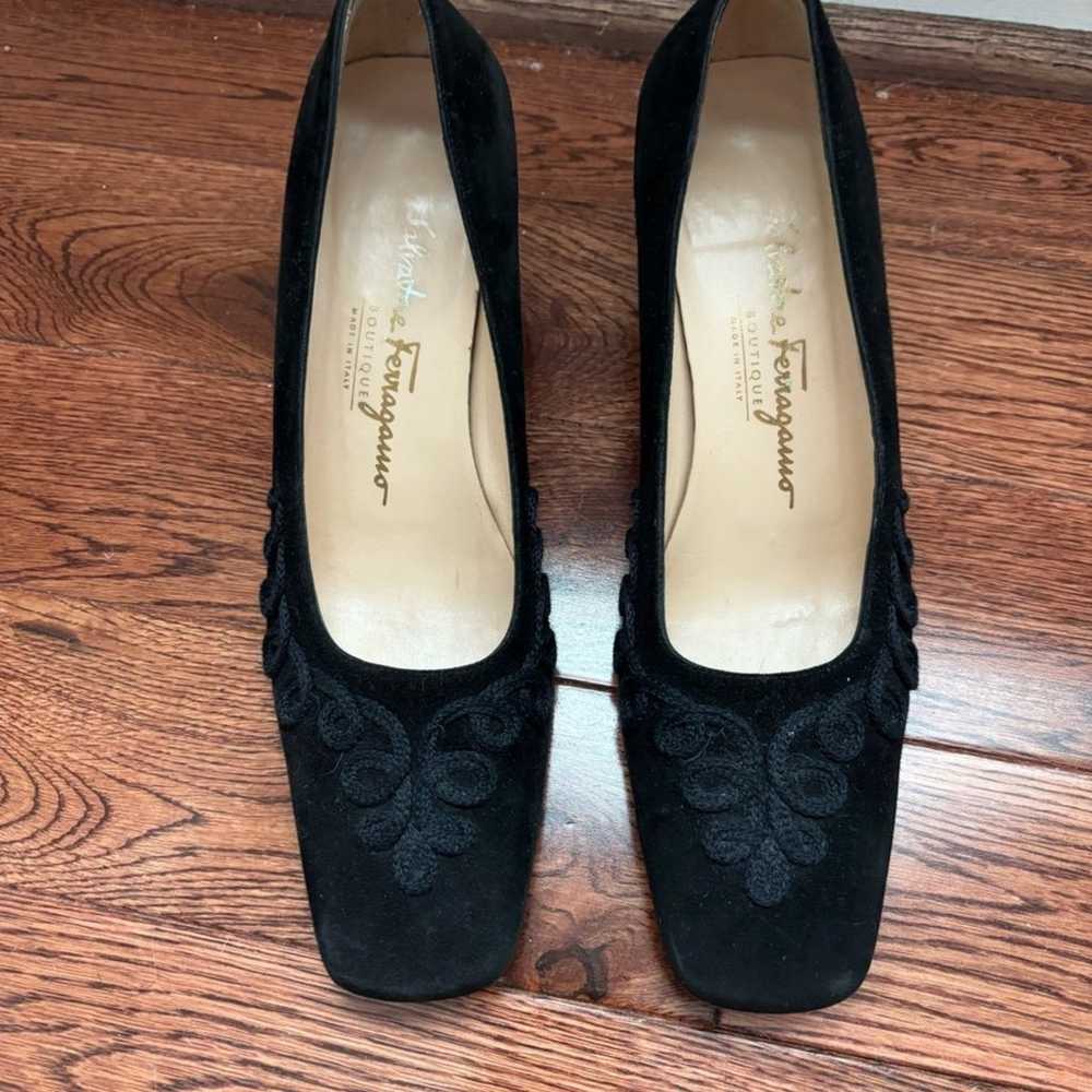 VIntage Salvatore Ferragamo Embroderied Black Sue… - image 6