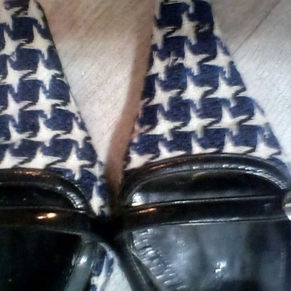 Givenchy Kitten Heels. 39.  (B3) - image 4
