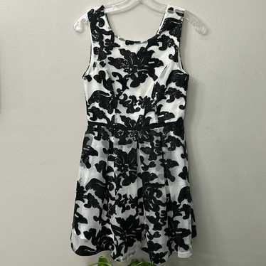 Renn Sequin Floral Dress Size Small
