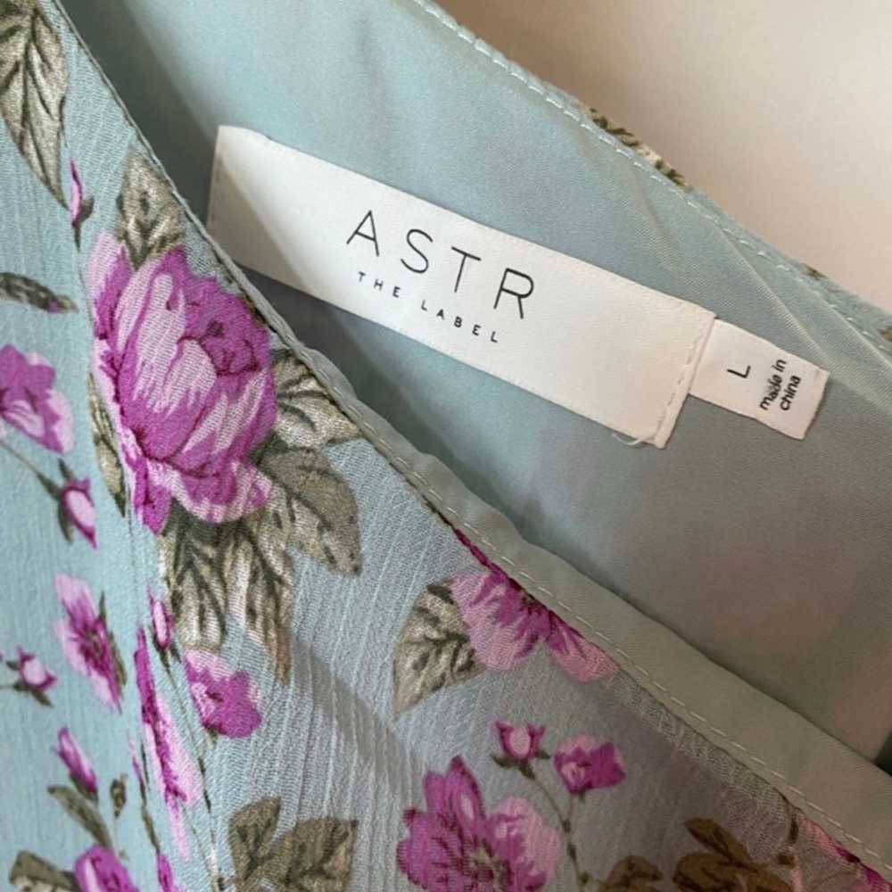 Large ASTR the label one shoulder midi floral dre… - image 4