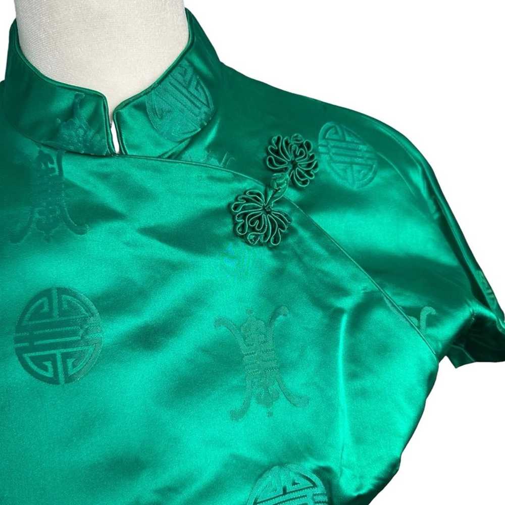 Vintage 1960s Green Silk Cheongsam Dynasty Hong C… - image 2