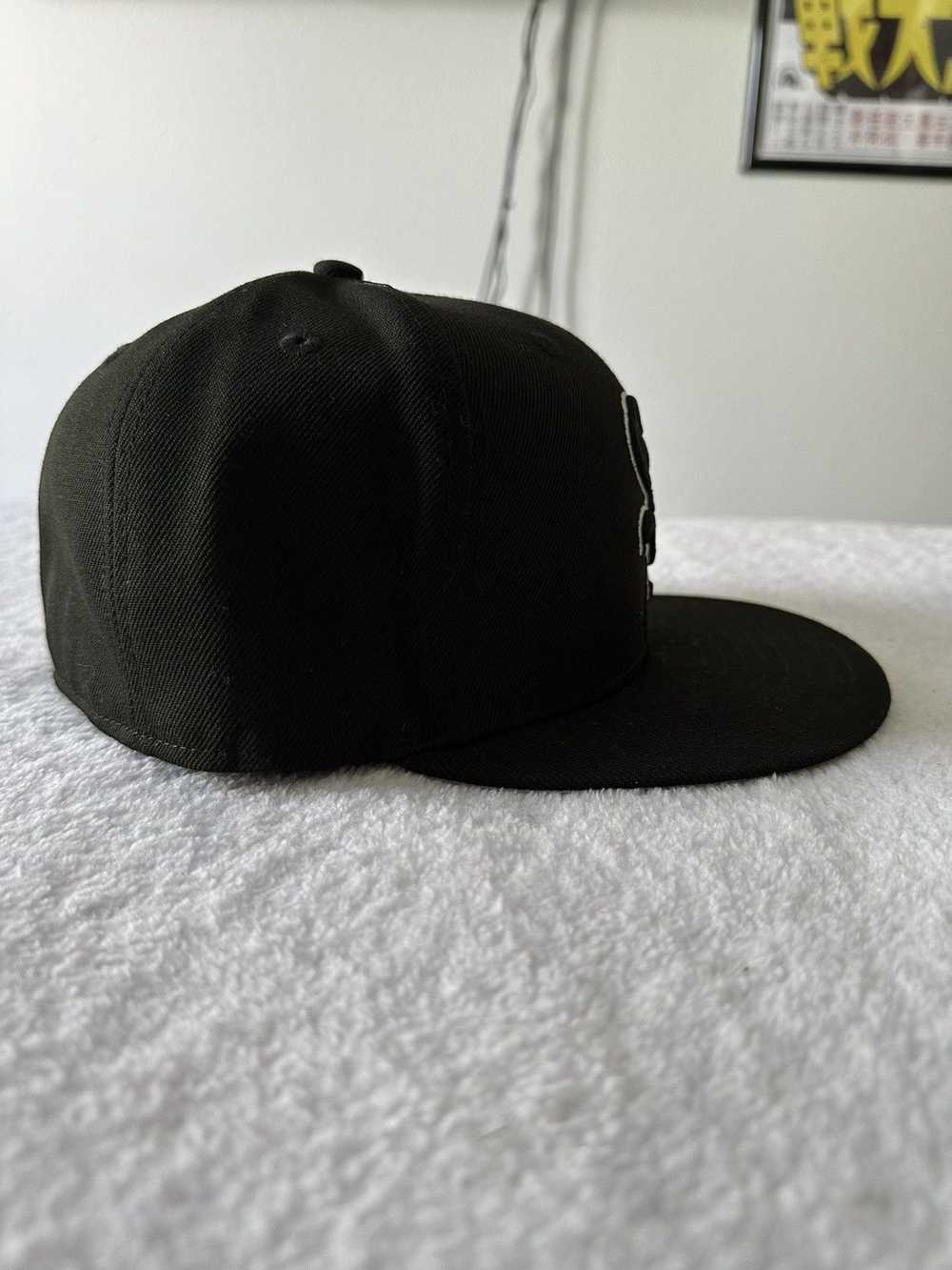 New Era Chicago White Sox Fitted Hat (7 1/4) - image 2