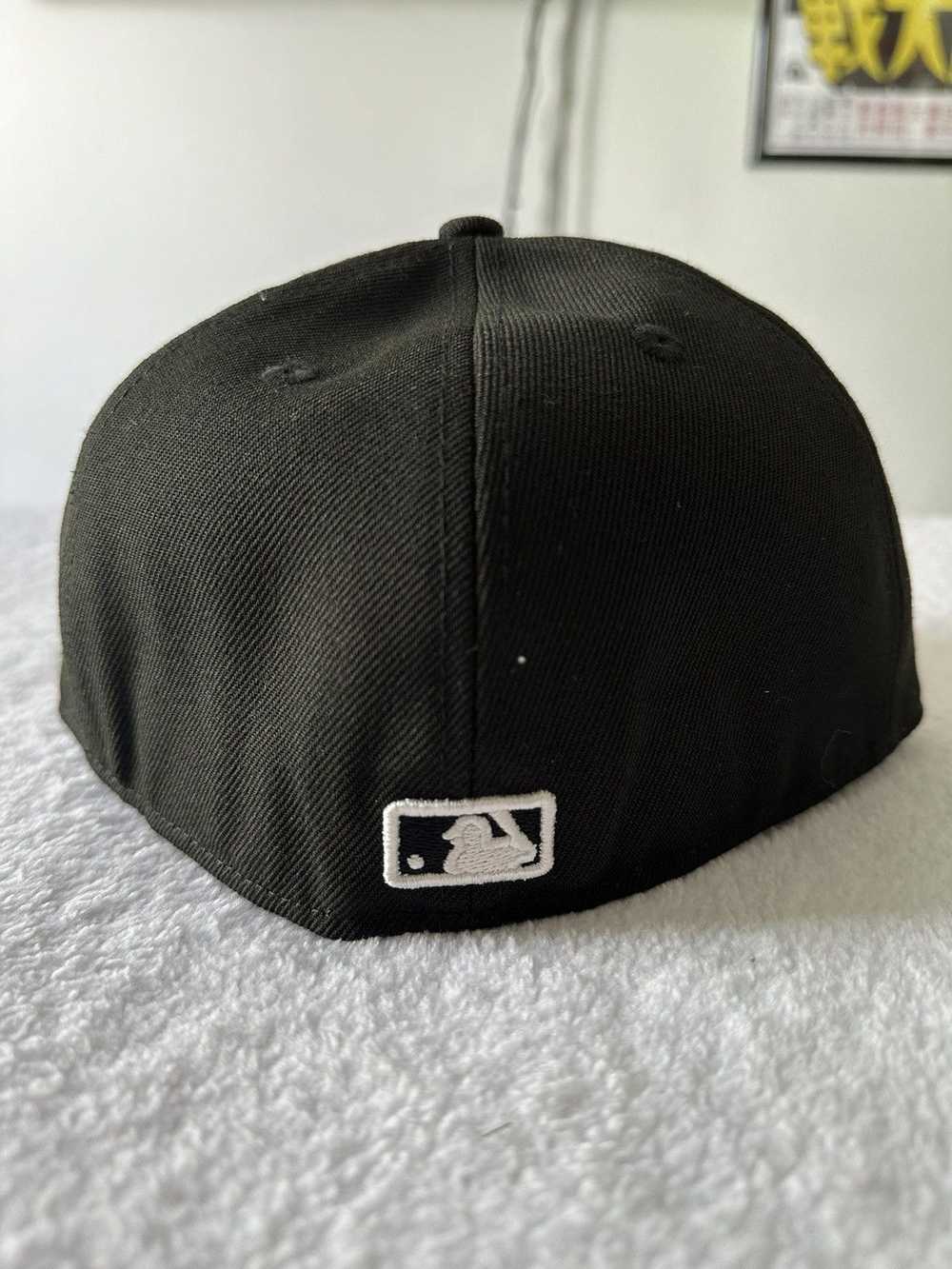 New Era Chicago White Sox Fitted Hat (7 1/4) - image 3