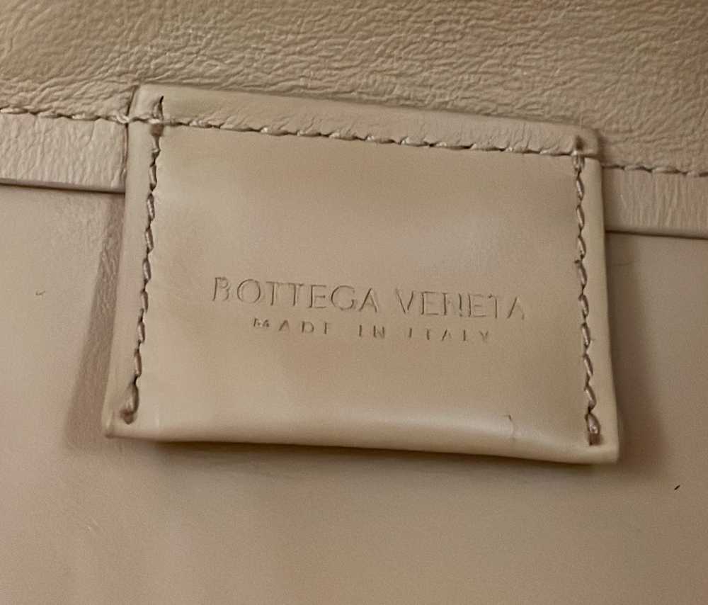 Bottega Veneta Point Shoulder Bag Leather Medium - image 7