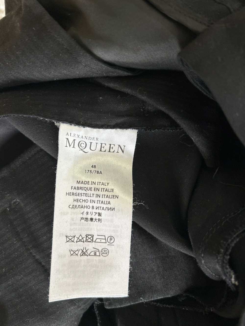 Alexander McQueen Black suit with print - image 1