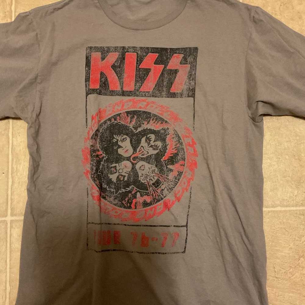 Kiss T-Shirt - image 2