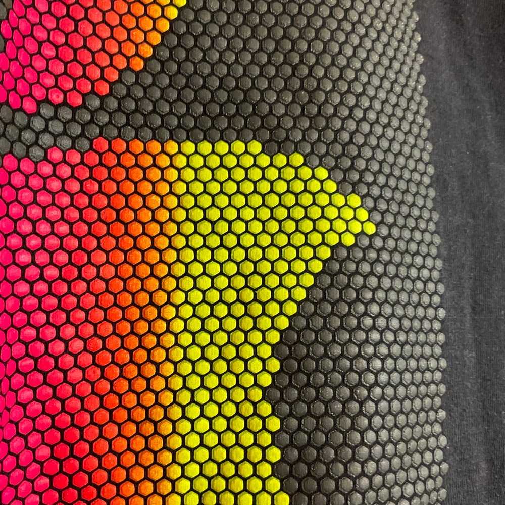 Apple Vintage 3D rainbow shirt - image 4