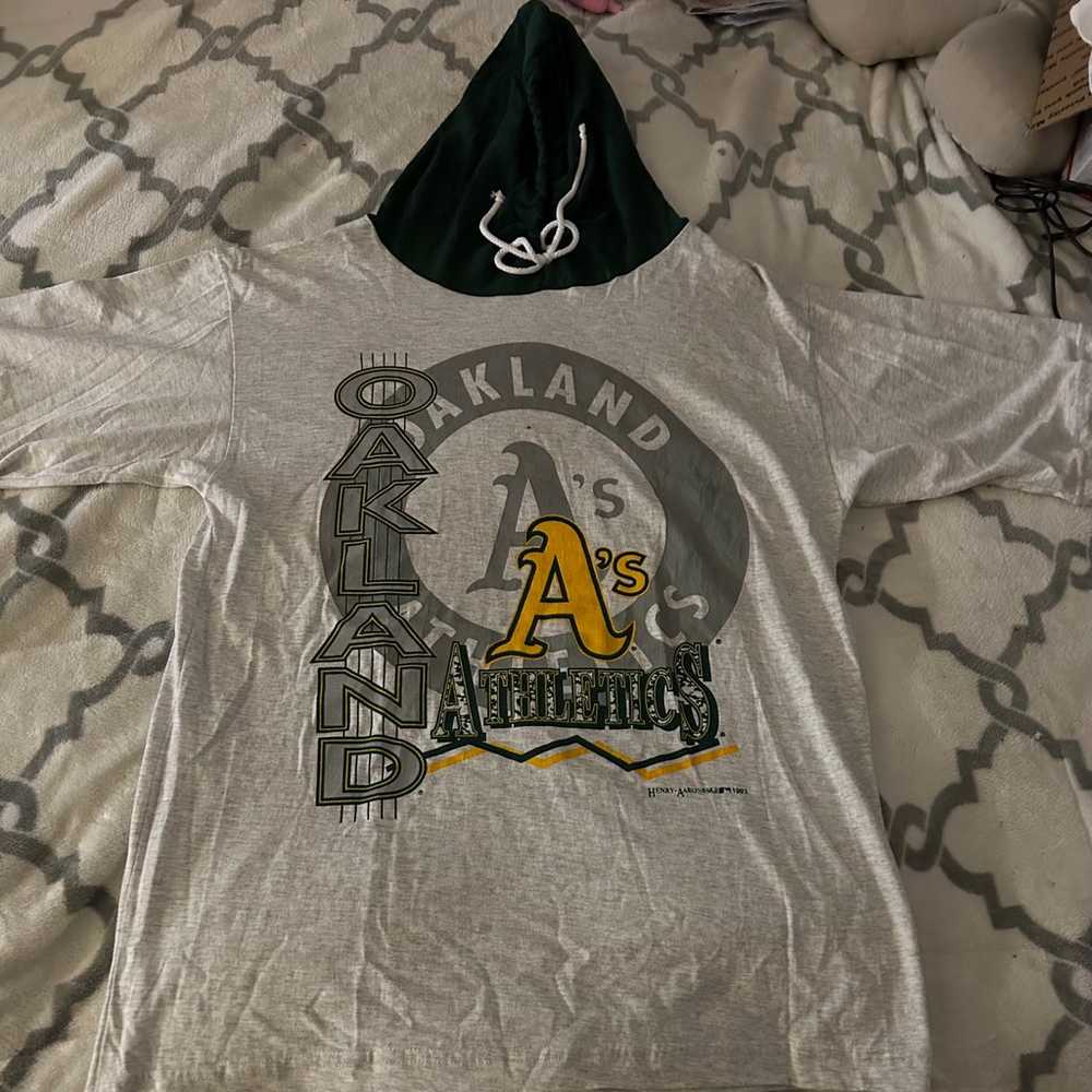Vintage Oakland Athletics Hooded T-Shirt Sz M - image 1