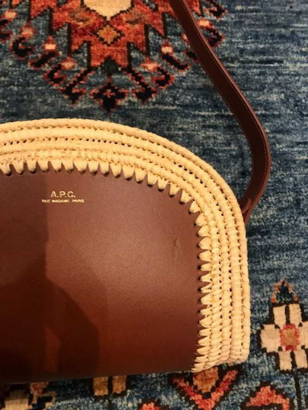 A.P.C. Sac Demi lune mini noisette raffia bag |… - image 4