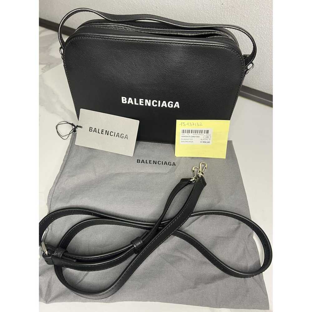 Balenciaga Everyday leather crossbody bag - image 2