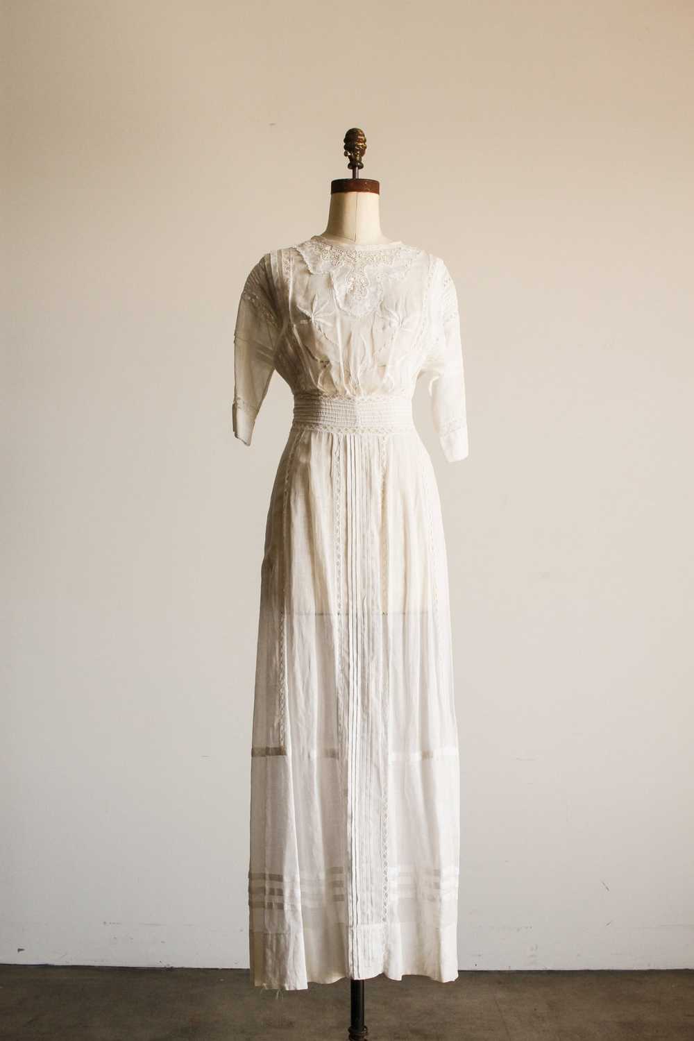 Edwardian White Cotton Voile Embroidered Lawn Dre… - image 1