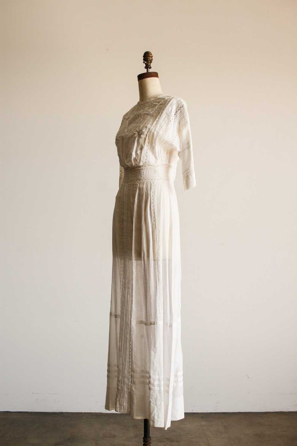 Edwardian White Cotton Voile Embroidered Lawn Dre… - image 2