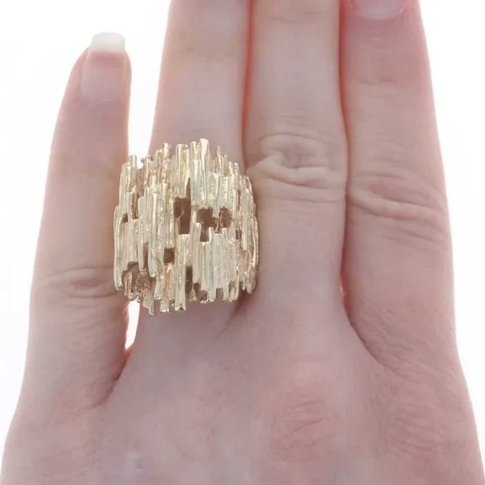 Yellow Gold Abstract Lines Statement Ring - 14k - image 2