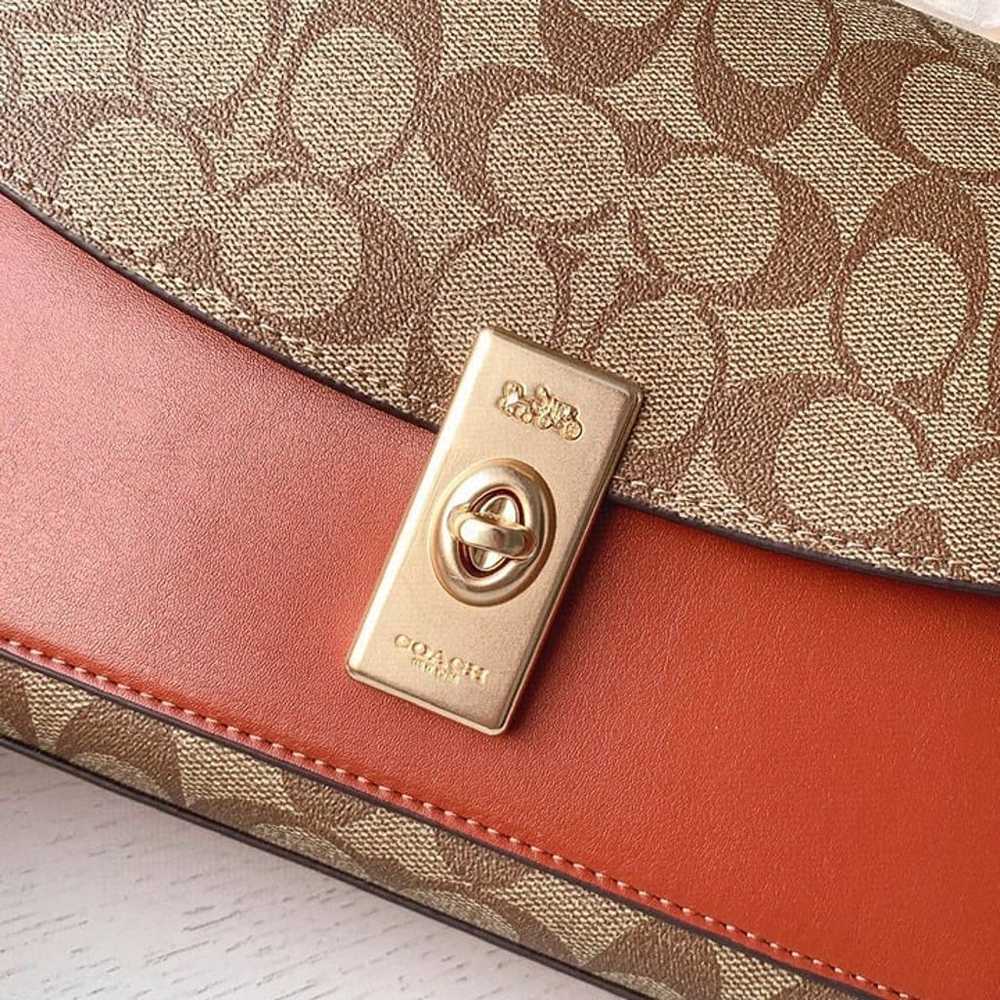 Sophisticated and elegant ladies handbag - image 4