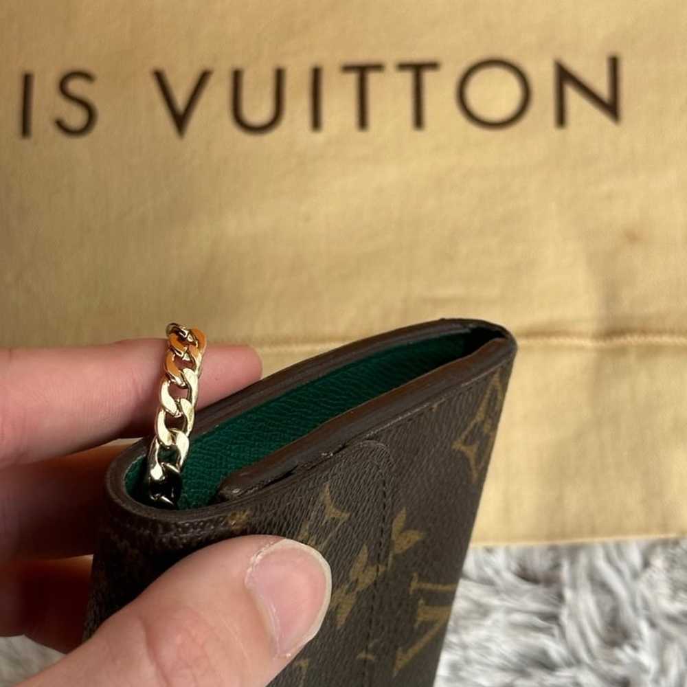 Louis Vuitton Emilie Wallet On Chain - image 5