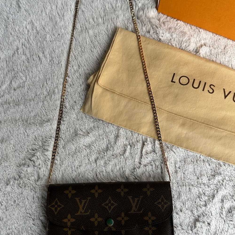 Louis Vuitton Emilie Wallet On Chain - image 8