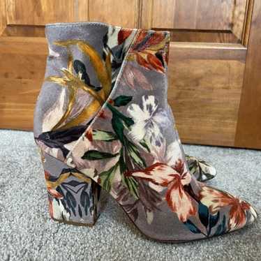 Floral velvet boots