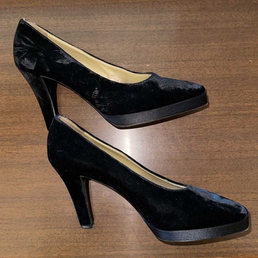 Yves Saint Laurent Suede Heels, Size 7.5 - image 2