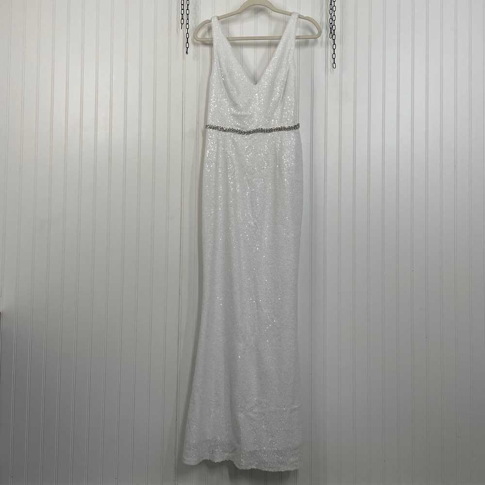 White Sequin V-Neck Sleeveless Bridal Gown Size S… - image 1