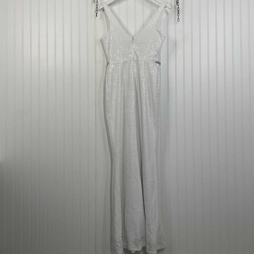 White Sequin V-Neck Sleeveless Bridal Gown Size S… - image 5