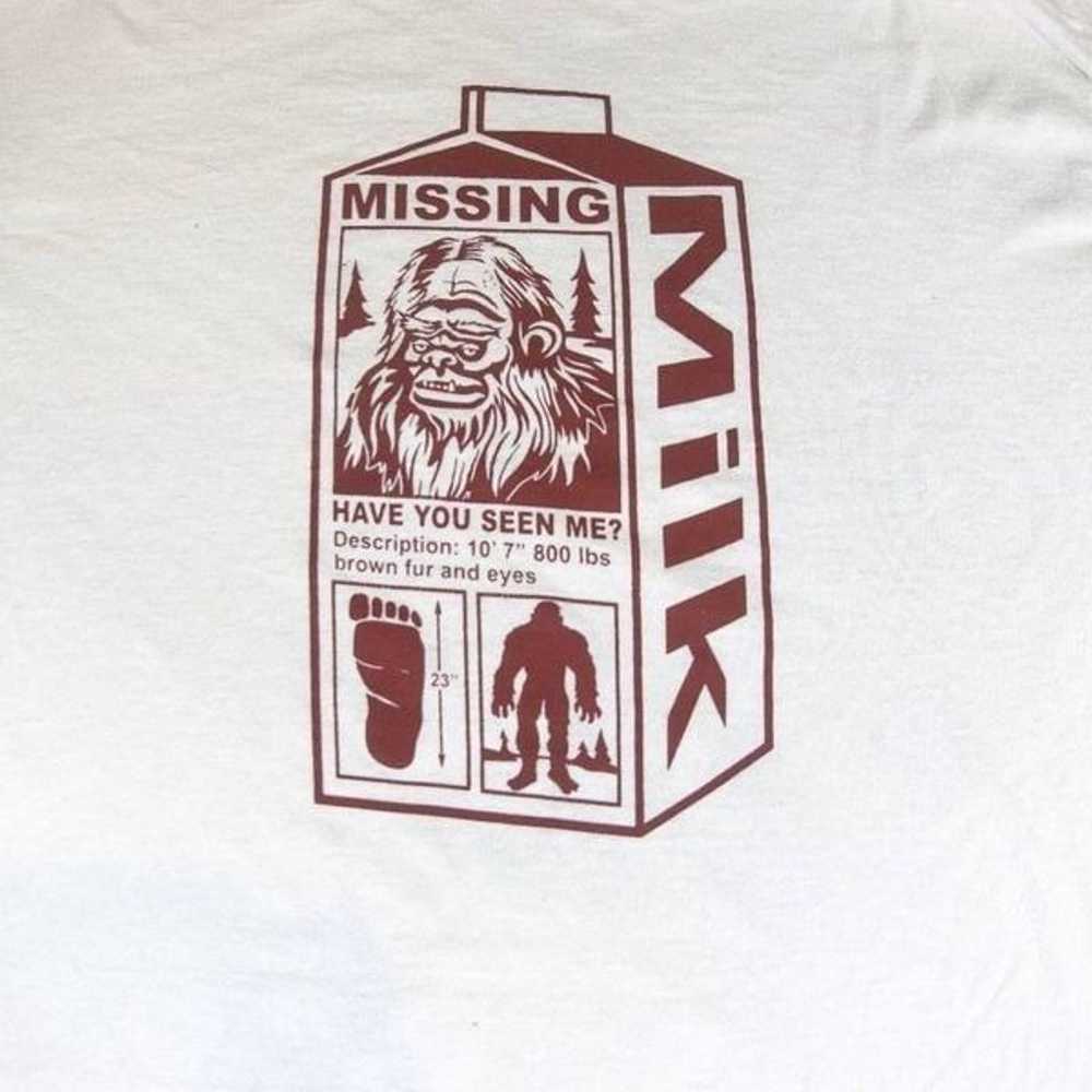 Bigfoot Sasquatch Milk Carton Missing Men's T-Shi… - image 2