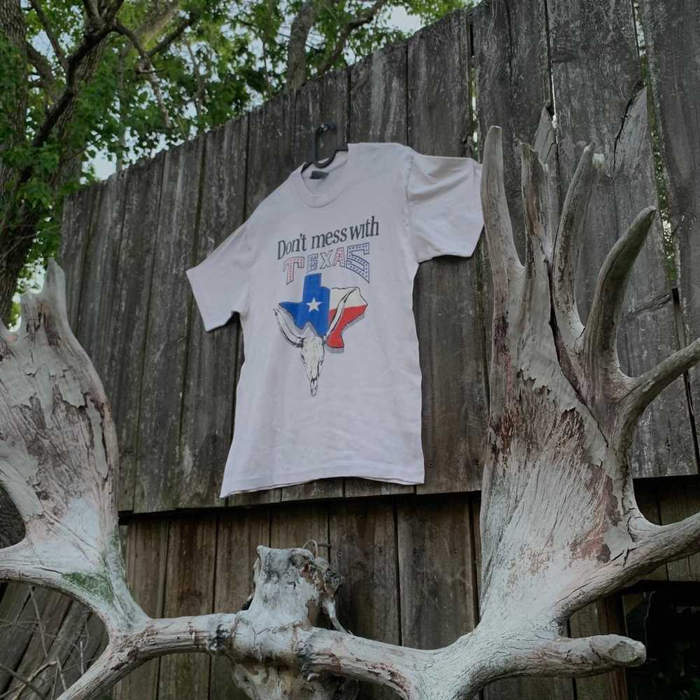 White tee (Don't Mess With Texas) - image 9