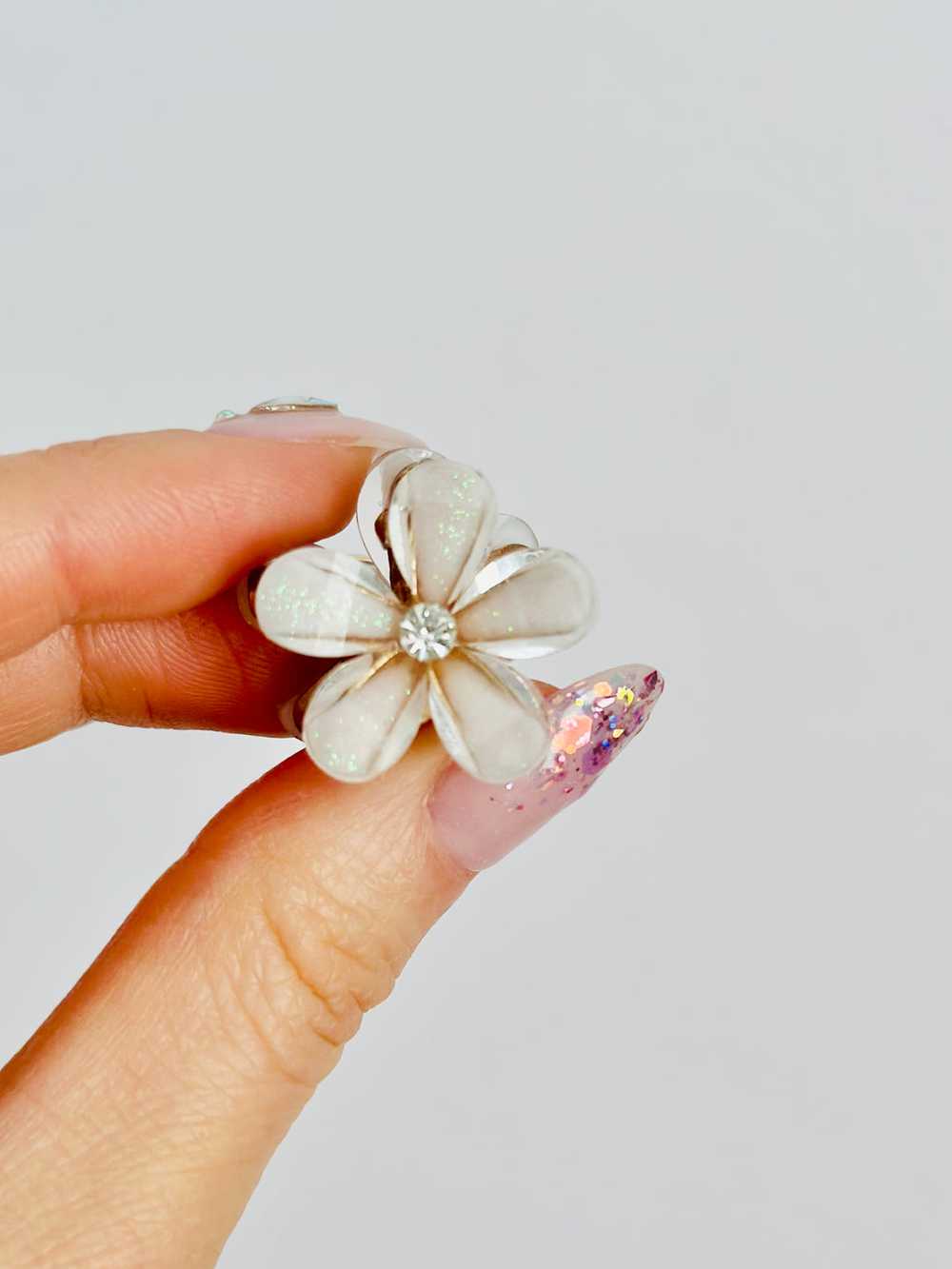 Mini flower shaped hair claws - image 3