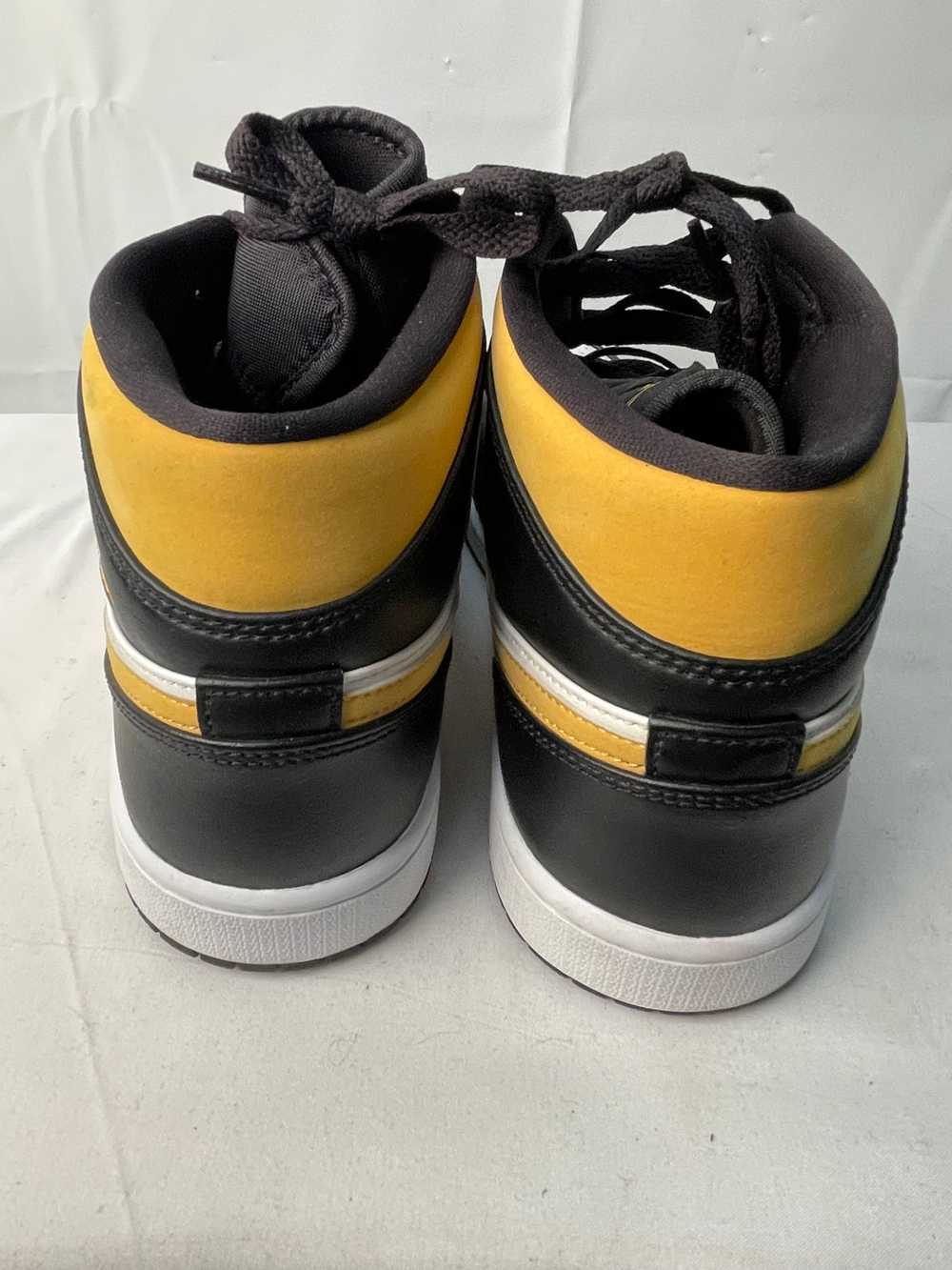 Black/White/Gold Air Jordans 554724-177 Size 9 - image 2