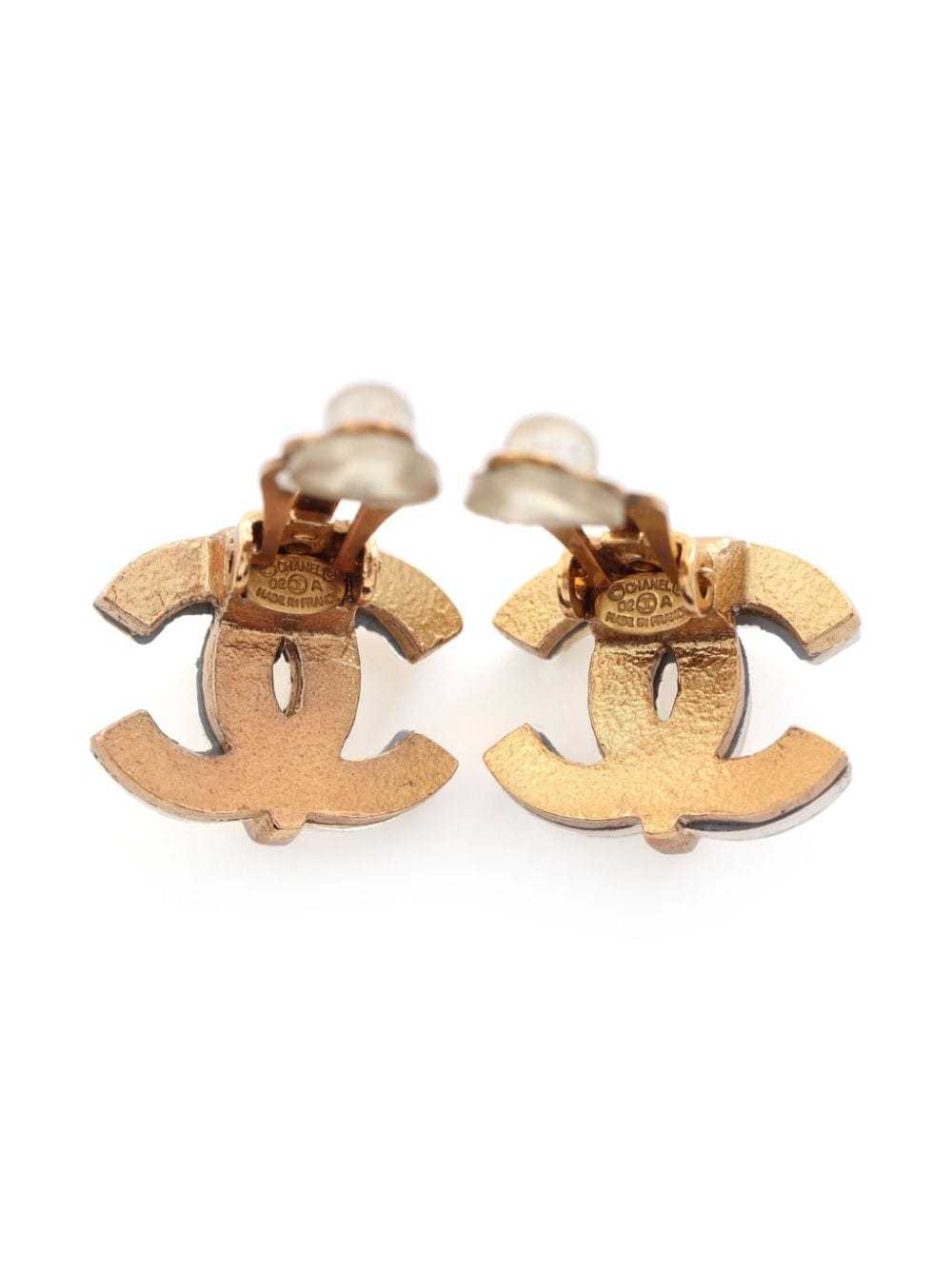 CHANEL Pre-Owned 1986-1988 CC clip-on earrings - … - image 3