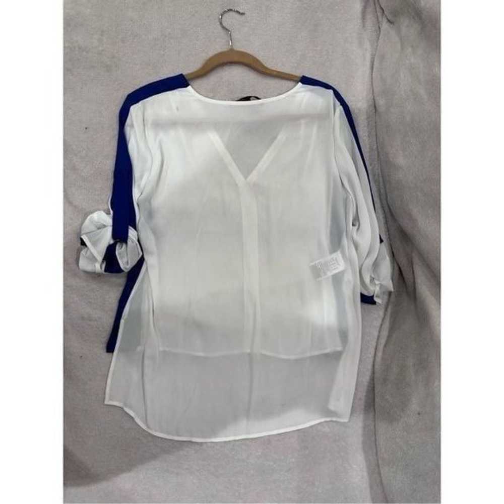 BCBG MAXAZRIA size S women’s blouse white and blue - image 2