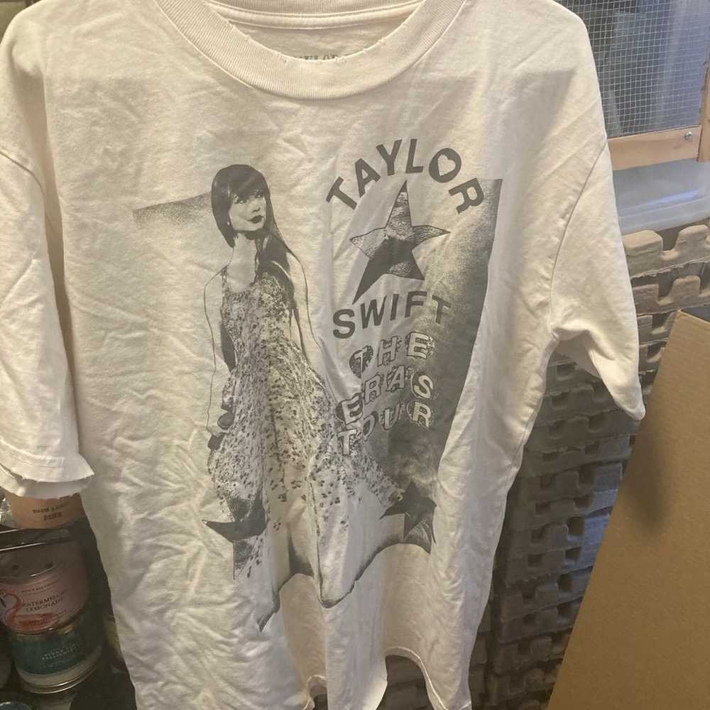 Taylor swift speak now tour shirt - image 1