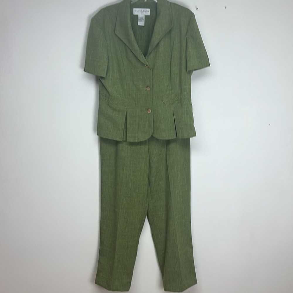 Sag Harbor's woman's green  jacket-pant dress sui… - image 1
