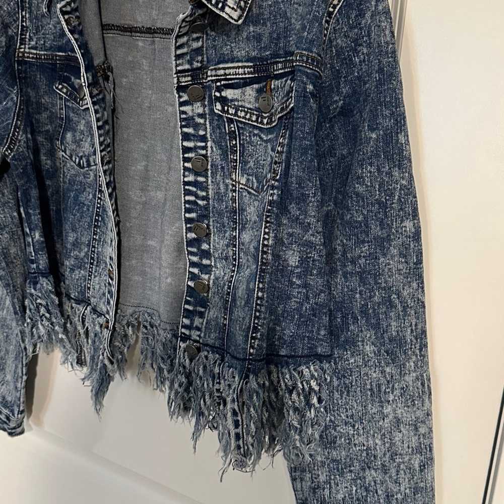 Stonewashed denim fringe jacket size 2XL - image 2