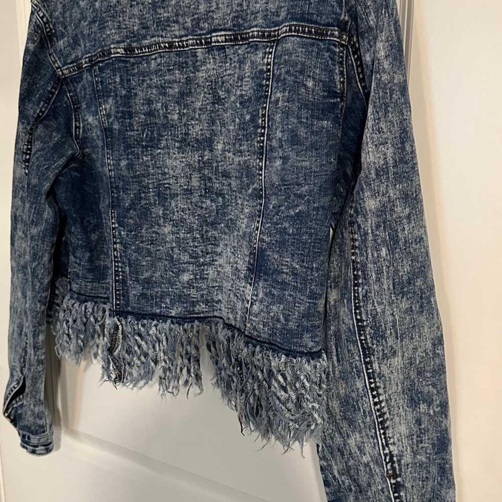 Stonewashed denim fringe jacket size 2XL - image 8