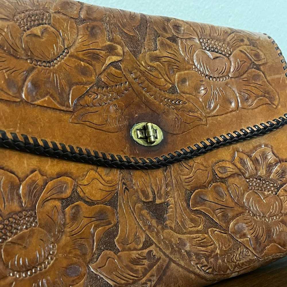Vintage tooled leather clutch - image 2