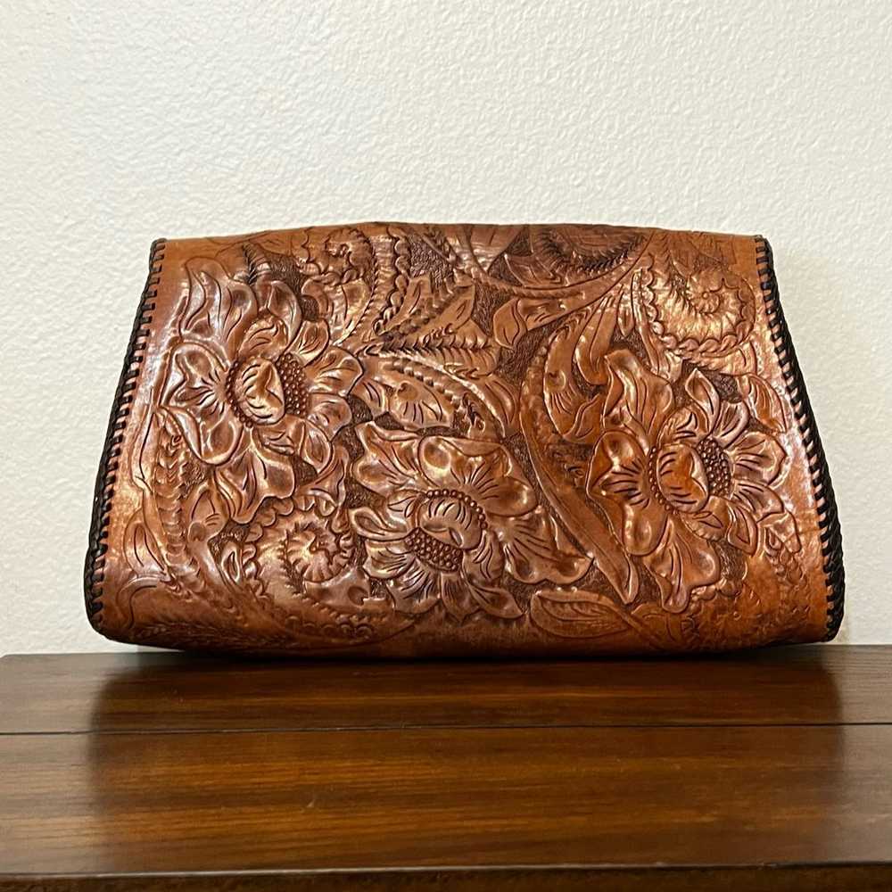 Vintage tooled leather clutch - image 3