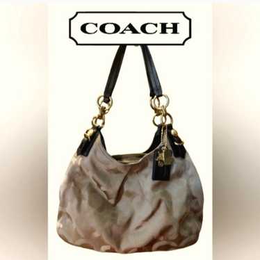 Coach maggie shoulder bags
