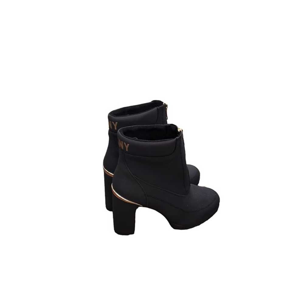 DKNY Womens Logan Lug Sole Boot Black Size 9M (1) - image 5