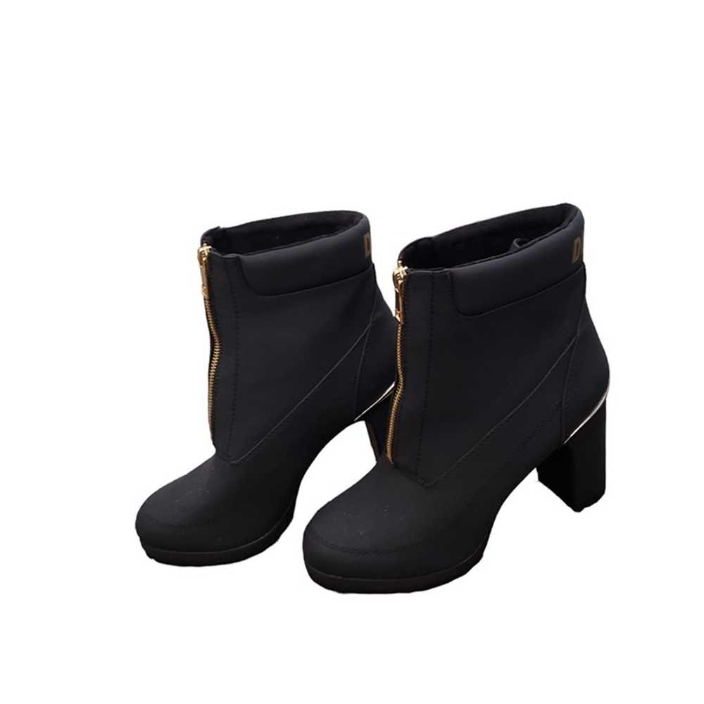 DKNY Womens Logan Lug Sole Boot Black Size 9M (1) - image 6