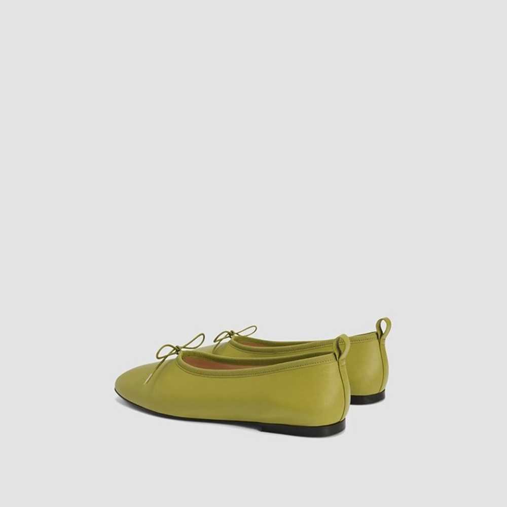Everlane The Italian Leather Day Ballet Flat in M… - image 3