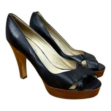 Steve Madden Glamor Black Leather Heels Pumps Pee… - image 1