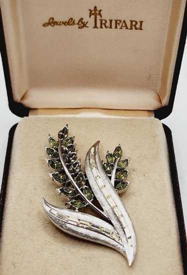 50'60's Crown Trifari 大きなパールの樹 ヴィンテージ フロ Vintage Crown Trifari 1960s Figural Crescent/leaf Pearls