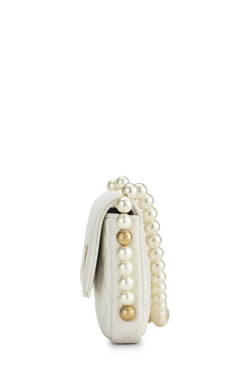 White Calfskin About Pearls Card Holder With Chain - image 3