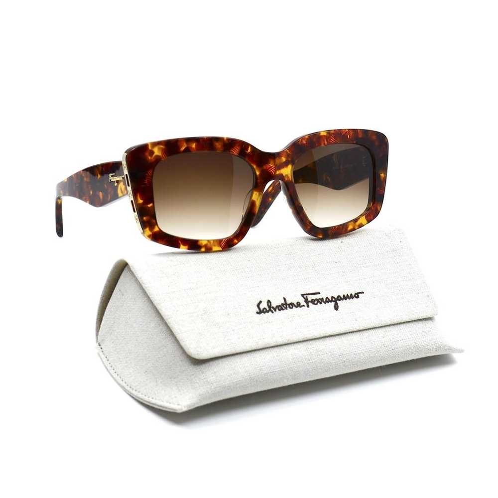 Salvatore Ferragamo Sunglasses - image 5
